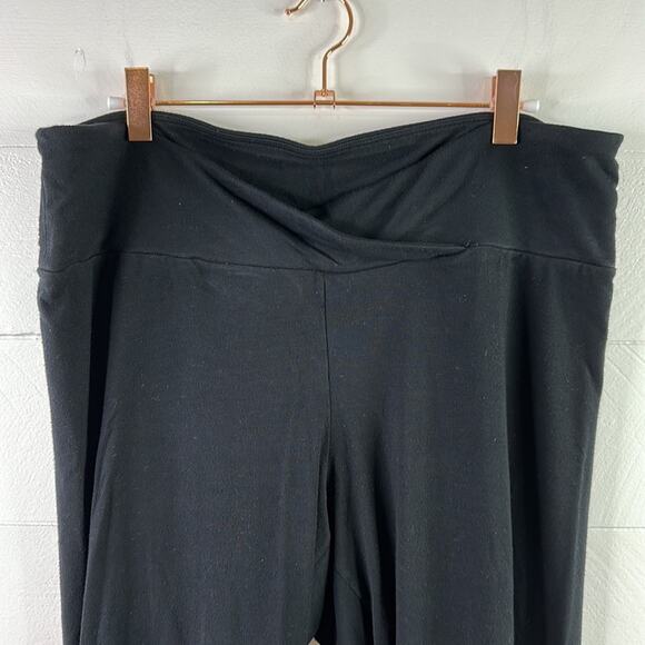 GAP GAPFIT Black Blackout Under Belly Maternity Pregnancy Capris Size XXL - Picture 5 of 12